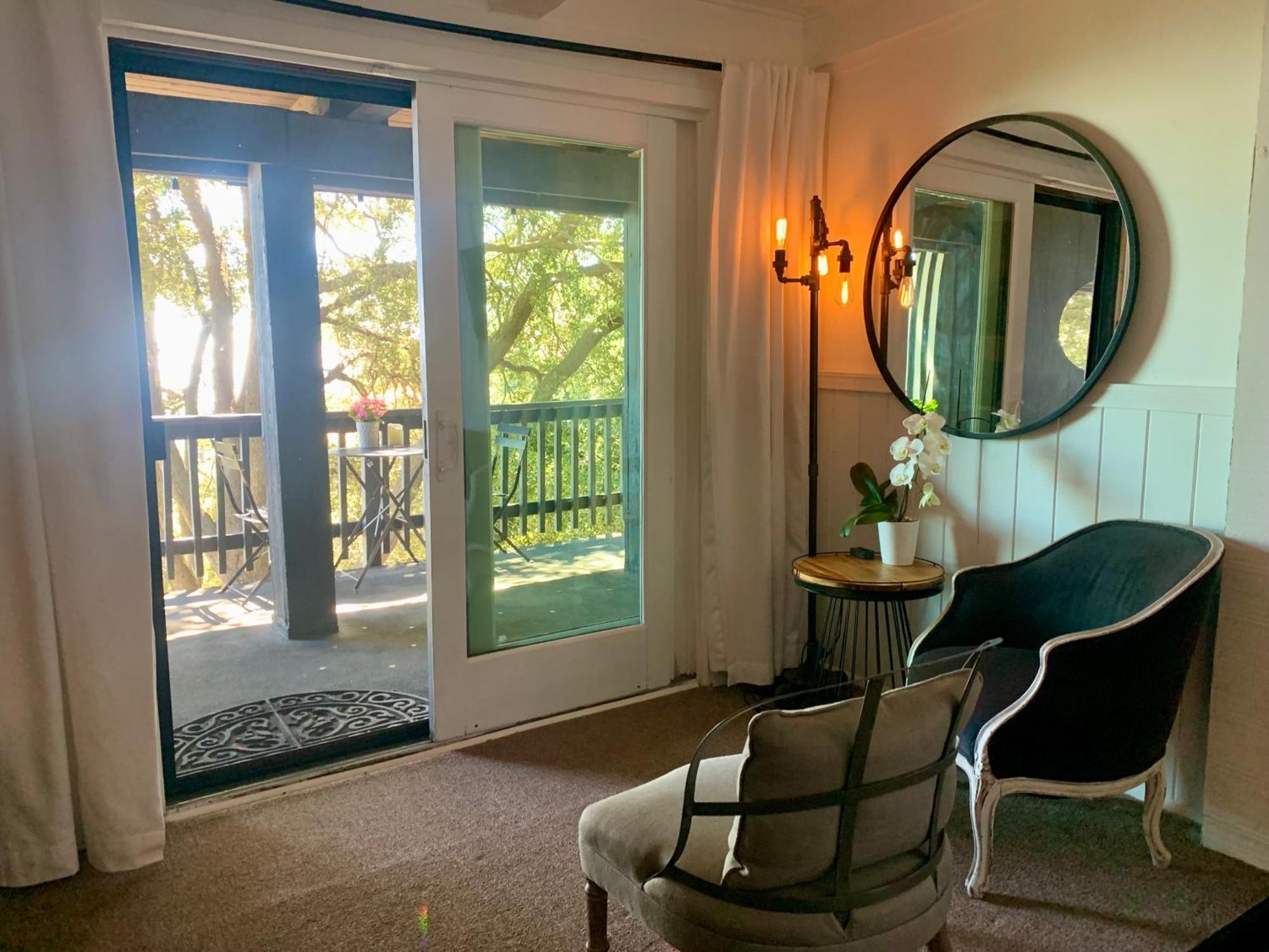 100 Mile View-Fire Pit, Romantic, Peaceful, Private Crestline Room photo